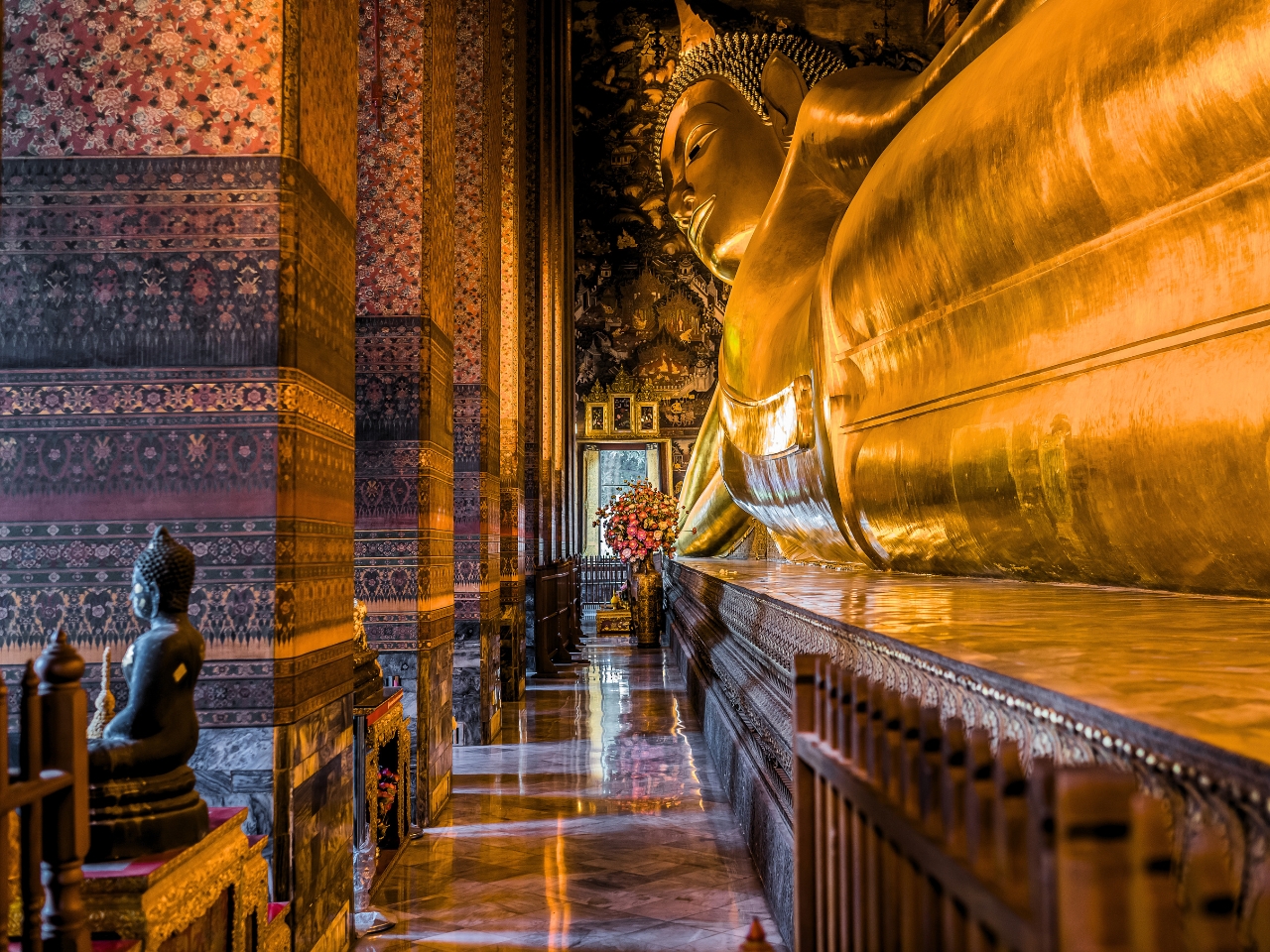 Wat Pho, posąg Leżącego Buddy